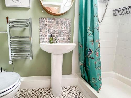 Banyo, Fifth Milestone Annexe in Dunnington Banyo, Fifth Milestone Annexe in Dunnington