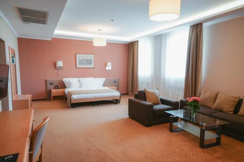 Alexandrovskiy Hotel in Odessa Alexandrovskiy Hotel in Odessa