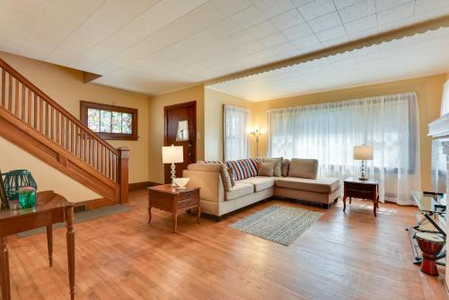 Buffalo Vacation Rental about 8 Mi From Canalside! near Buffalo Zoo Buffalo Vacation Rental about 8 Mi From Canalside! near Buffalo Zoo