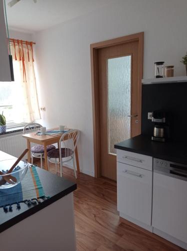 Konyha, Ferienwohnung Greifenbach, Gartennutzung, Haustiere willkommen in Geyer Konyha, Ferienwohnung Greifenbach, Gartennutzung, Haustiere willkommen in Geyer