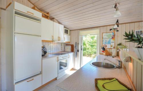 Kitchen, Holiday Home Pilebakken Ebeltoft V in Oer Strand Kitchen, Holiday Home Pilebakken Ebeltoft V in Oer Strand