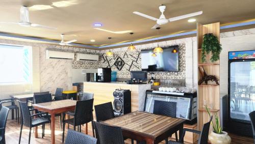 Restaurant, Isle Inn in Gnaviyani Atoll Restaurant, Isle Inn in Gnaviyani Atoll