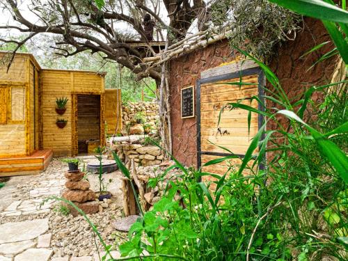 Jardín, Hobbit village in Dana Jardín, Hobbit village in Dana