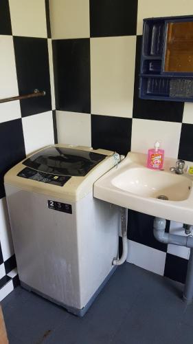 Roomstay "Ghumah Uwan" in Batu Kikir Roomstay "Ghumah Uwan" in Batu Kikir