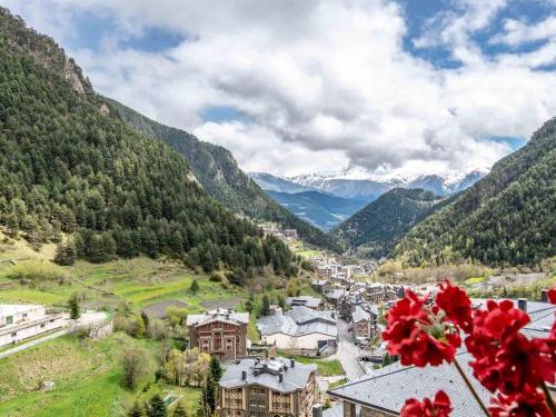 Increibles Vistas Al Valle De Arinsal NY - A Pie De Pistas - Parking Incluido l by BonesVacances in Arinsal Increibles Vistas Al Valle De Arinsal NY - A Pie De Pistas - Parking Incluido l by BonesVacances in Arinsal