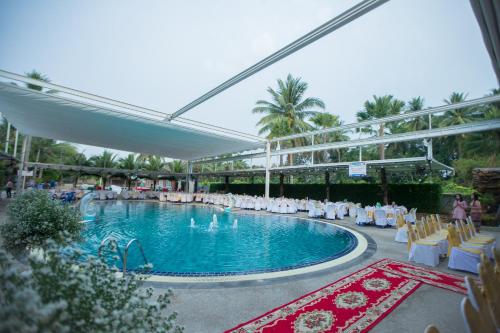 Swimming pool, โรงแรมแสงทองรีสอร์ท near Thabo Crown Prince Hospital Swimming pool, โรงแรมแสงทองรีสอร์ท near Thabo Crown Prince Hospital