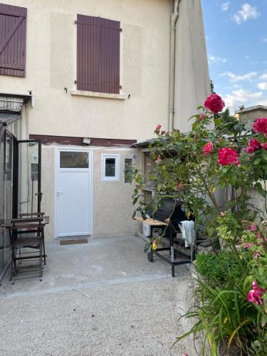 Studio independant proche Paris et nature in Andilly Studio independant proche Paris et nature in Andilly