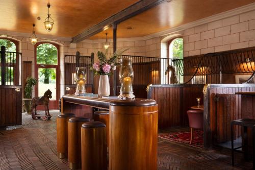 Pub/Lounge, Hotel & Spa de La Bretesche in Missillac Pub/Lounge, Hotel & Spa de La Bretesche in Missillac