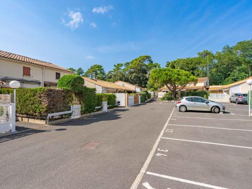 Holiday Home Les Jardins de la Palmyre-2 by Interhome in La Tremblade Holiday Home Les Jardins de la Palmyre-2 by Interhome in La Tremblade