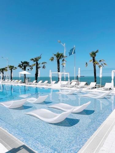 Dreamland Oasis studio