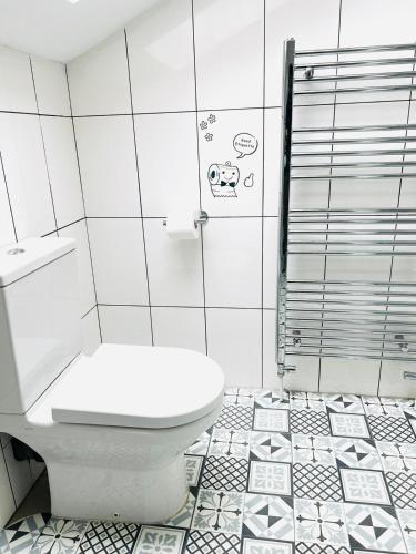 Banyo, Jey's Flat in Edge Hill Banyo, Jey's Flat in Edge Hill