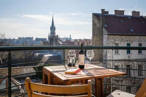 OpeningDiscount-Green Olive Apt.