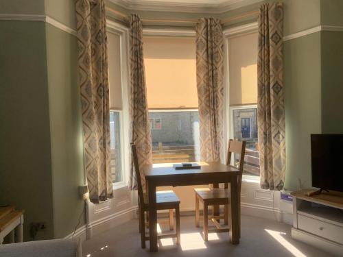 Spacious and bright 1 - bedroom rental unit in Ilkley Spacious and bright 1 - bedroom rental unit in Ilkley