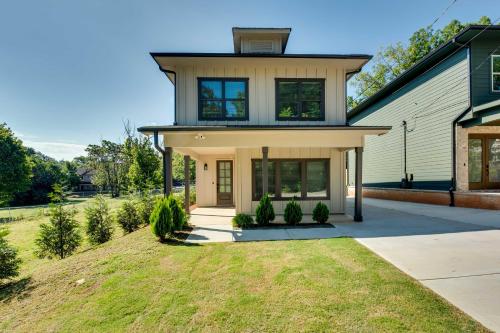 Luxury Smart Home 2 Miles to Downtown Atlanta! in Vine City Luxury Smart Home 2 Miles to Downtown Atlanta! in Vine City