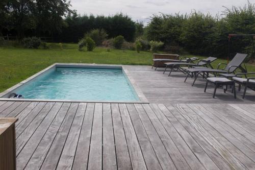Balcony/terrace, Maison entiere avec piscine chauffee 4p in Brionne Balcony/terrace, Maison entiere avec piscine chauffee 4p in Brionne