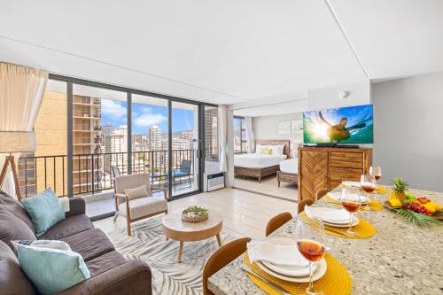 Great Ocean View Condo, Near Beach with Free Parking!