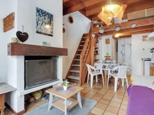 Chalet duplex 4 pers. avec cheminée et parking - Viella - FR-1-402-48 (Chalet duplex 4 pers. avec cheminee et parking - Viella - FR-1-402-48) in Viella Chalet duplex 4 pers. avec cheminée et parking - Viella - FR-1-402-48 (Chalet duplex 4 pers. avec cheminee et parking - Viella - FR-1-402-48) in Viella