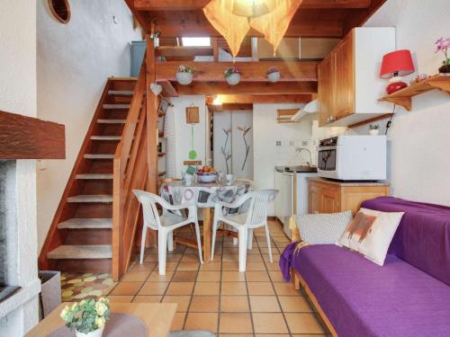 Chalet duplex 4 pers. avec cheminée et parking - Viella - FR-1-402-48 (Chalet duplex 4 pers. avec cheminee et parking - Viella - FR-1-402-48) in Viella Chalet duplex 4 pers. avec cheminée et parking - Viella - FR-1-402-48 (Chalet duplex 4 pers. avec cheminee et parking - Viella - FR-1-402-48) in Viella