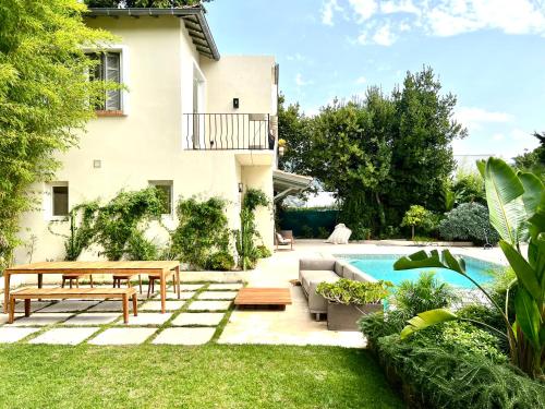 Garden, Villa Minimale near Monastere de Cimiez Garden, Villa Minimale near Monastere de Cimiez