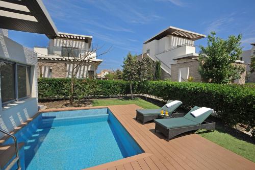 مسبح, E-Hotel Larnaca Resort & Spa in بيريفوليا مسبح, E-Hotel Larnaca Resort & Spa in بيريفوليا