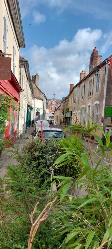 Sur les Ailes du Papillon-La Suite in Saint-Sauveur-en-Puisaye Sur les Ailes du Papillon-La Suite in Saint-Sauveur-en-Puisaye