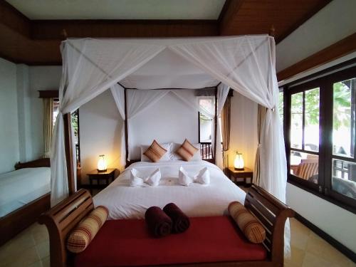Bhundhari Chaweng Beach Resort Koh Samui in Koh Samui Bhundhari Chaweng Beach Resort Koh Samui in Koh Samui