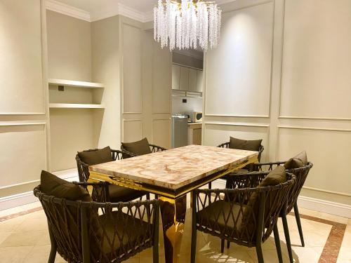 Grand Eska Hotel & Suites Batam in باتو امبار Grand Eska Hotel & Suites Batam in باتو امبار