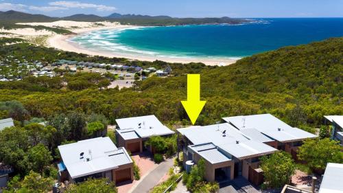 One Mile Retreat in One Mile Beach One Mile Retreat in One Mile Beach
