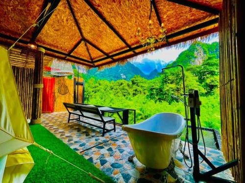 Bridge Hill Cafe Glamping in Phanom Bridge Hill Cafe Glamping in Phanom