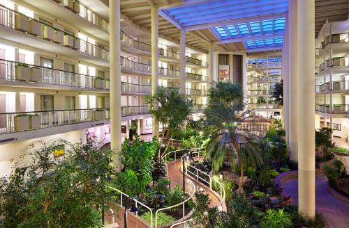Predvorje, Embassy Suites Parsippany Hotel in Parsippany (NJ) Predvorje, Embassy Suites Parsippany Hotel in Parsippany (NJ)