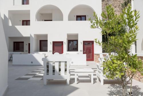 This photo about MAR n MAR CROWN HOTEL-SUITES shared on HyHotel.com