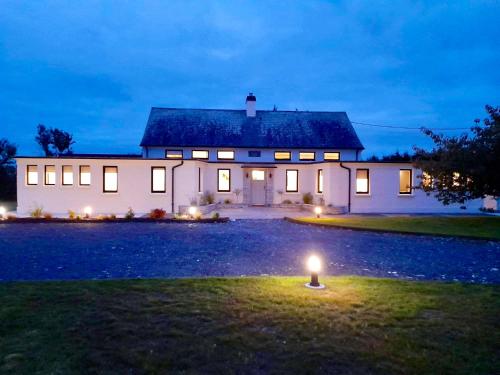 Exterior view, Dillon School House - Luxury in the countryside in Strokestown Exterior view, Dillon School House - Luxury in the countryside in Strokestown