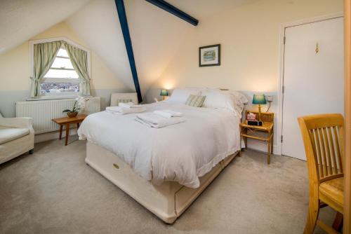 Whole floor apartment with parking and ferry voucher in Cowes Medina Whole floor apartment with parking and ferry voucher in Cowes Medina