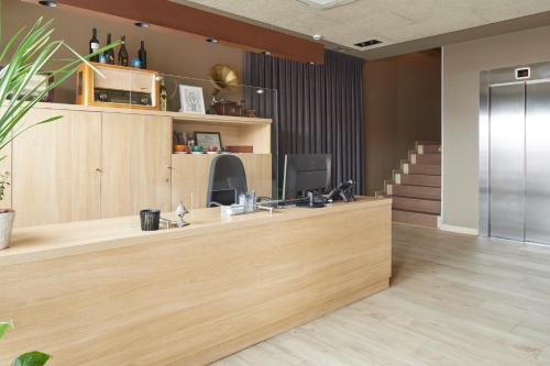 Vestíbulo, Hotel Landaben in Pamplona Vestíbulo, Hotel Landaben in Pamplona