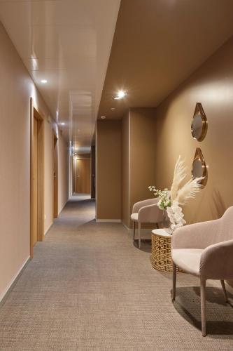 Vestíbulo, Hotel Landaben in Pamplona Vestíbulo, Hotel Landaben in Pamplona