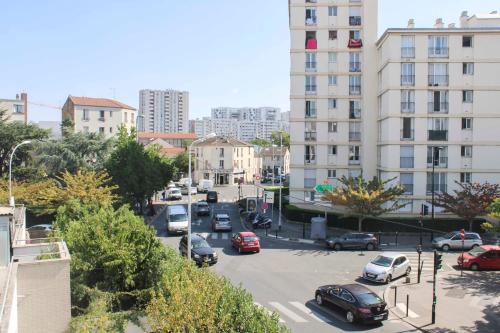 Spacious haven of peace with beautiful decoration in La Courneuve Spacious haven of peace with beautiful decoration in La Courneuve
