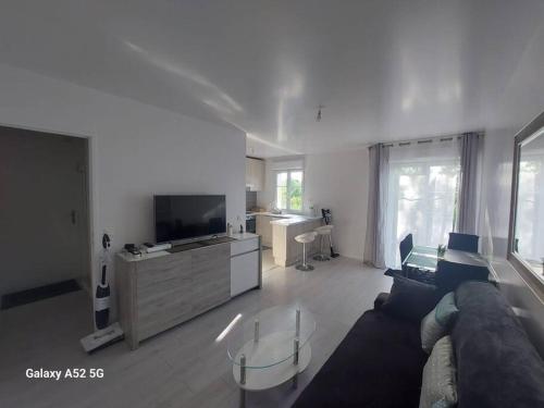 Appartement Propre et Paisible Confort et Serenite Assures in Moissy-Cramayel Appartement Propre et Paisible Confort et Serenite Assures in Moissy-Cramayel