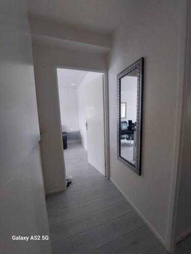 Appartement Propre et Paisible Confort et Serenite Assures in Moissy-Cramayel Appartement Propre et Paisible Confort et Serenite Assures in Moissy-Cramayel