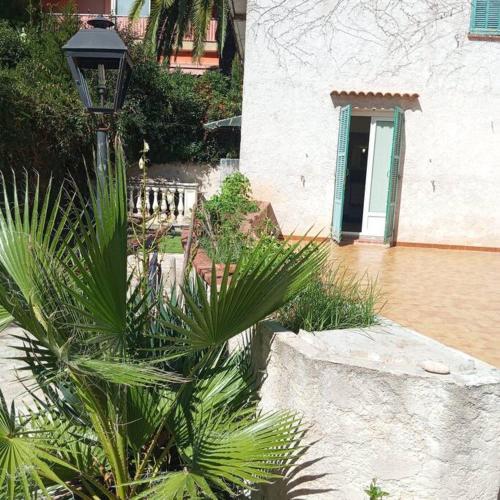 Studio de 14m2 dans une maison