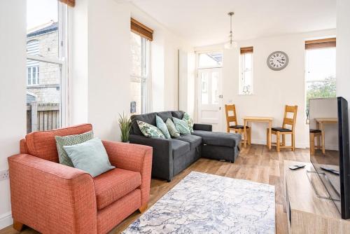 Spacious 2 Bedroom House With Stunning Views in Claverton Spacious 2 Bedroom House With Stunning Views in Claverton