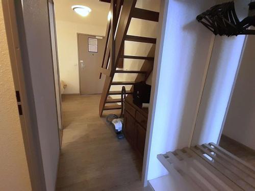 Duplex 6 pers, skis aux pieds, piscine & sauna - L'Alpe d'Huez - FR-1-405-211 in L'Alpe d'Huez Duplex 6 pers, skis aux pieds, piscine & sauna - L'Alpe d'Huez - FR-1-405-211 in L'Alpe d'Huez