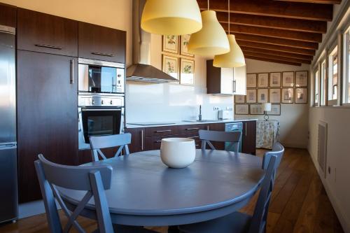 Cardona Luxury Penthouse by Duquessa Hotel Collection in คาร์โดนา Cardona Luxury Penthouse by Duquessa Hotel Collection in คาร์โดนา