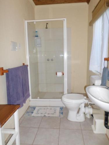 Bathroom, Geckos B&B and Self-catering in Coffee Bay Bathroom, Geckos B&B and Self-catering in Coffee Bay
