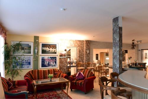 酒吧/高級酒吧, 申肯貝格霍夫蘭德加特酒店 (Land-gut-Hotel Schenkenberger Hof) in 德里慈 酒吧/高級酒吧, 申肯貝格霍夫蘭德加特酒店 (Land-gut-Hotel Schenkenberger Hof) in 德里慈