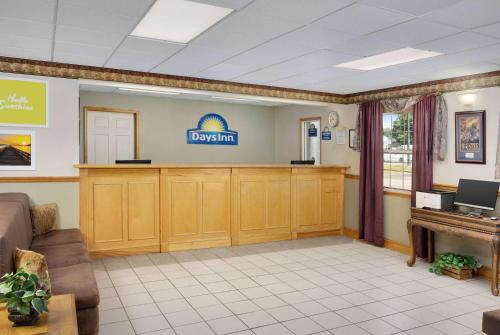 Αίθουσα υποδοχής, Days Inn by Wyndham Lake City I-75 in Λέικ Σίτυ(Φλόριντα) Αίθουσα υποδοχής, Days Inn by Wyndham Lake City I-75 in Λέικ Σίτυ(Φλόριντα)