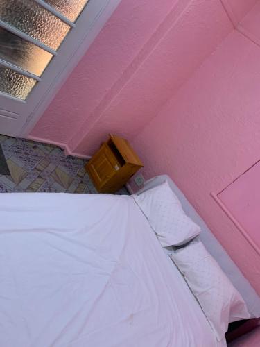 A house , Akan trust