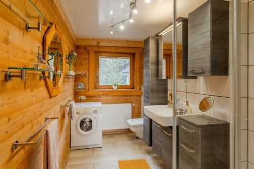 Bathroom, Panoramic Chalet Hot Tub, BBQ, view, terrace in Gonnersdorf (Rhineland-Palatinate) Bathroom, Panoramic Chalet Hot Tub, BBQ, view, terrace in Gonnersdorf (Rhineland-Palatinate)