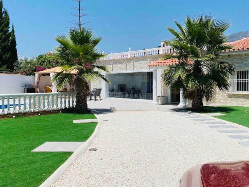 Sunny Villa Mijas with large pool free parking in Mijas Costa Sunny Villa Mijas with large pool free parking in Mijas Costa