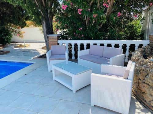Sunny Villa Mijas with large pool free parking in Mijas Costa Sunny Villa Mijas with large pool free parking in Mijas Costa