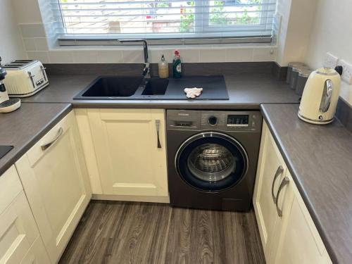 Comfortable ground floor, 2 BR modern Apartment in Manchester Comfortable ground floor, 2 BR modern Apartment in Manchester